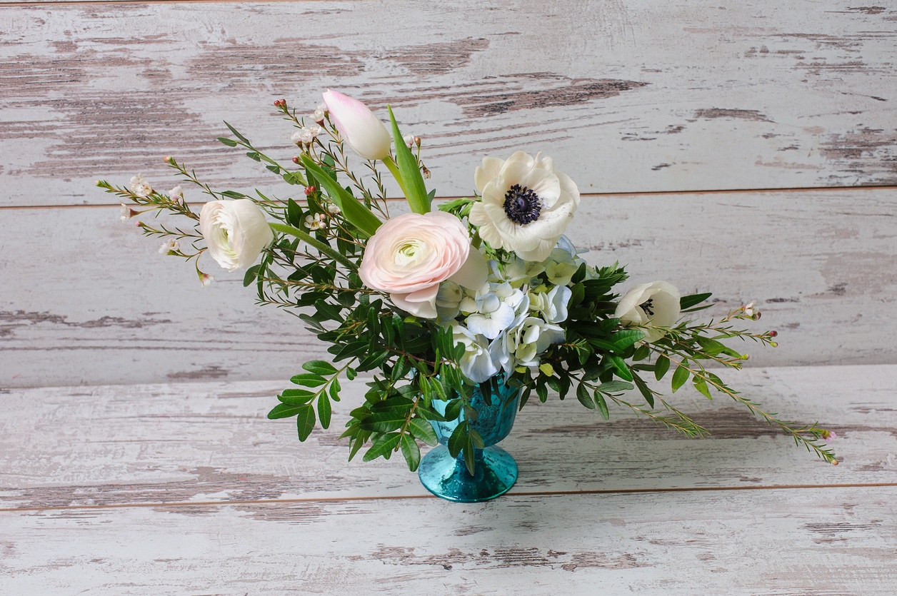 Condolence Flowers Etiquette - A Florist Guide You Should Follow